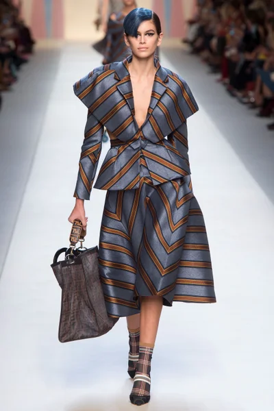 Look 1